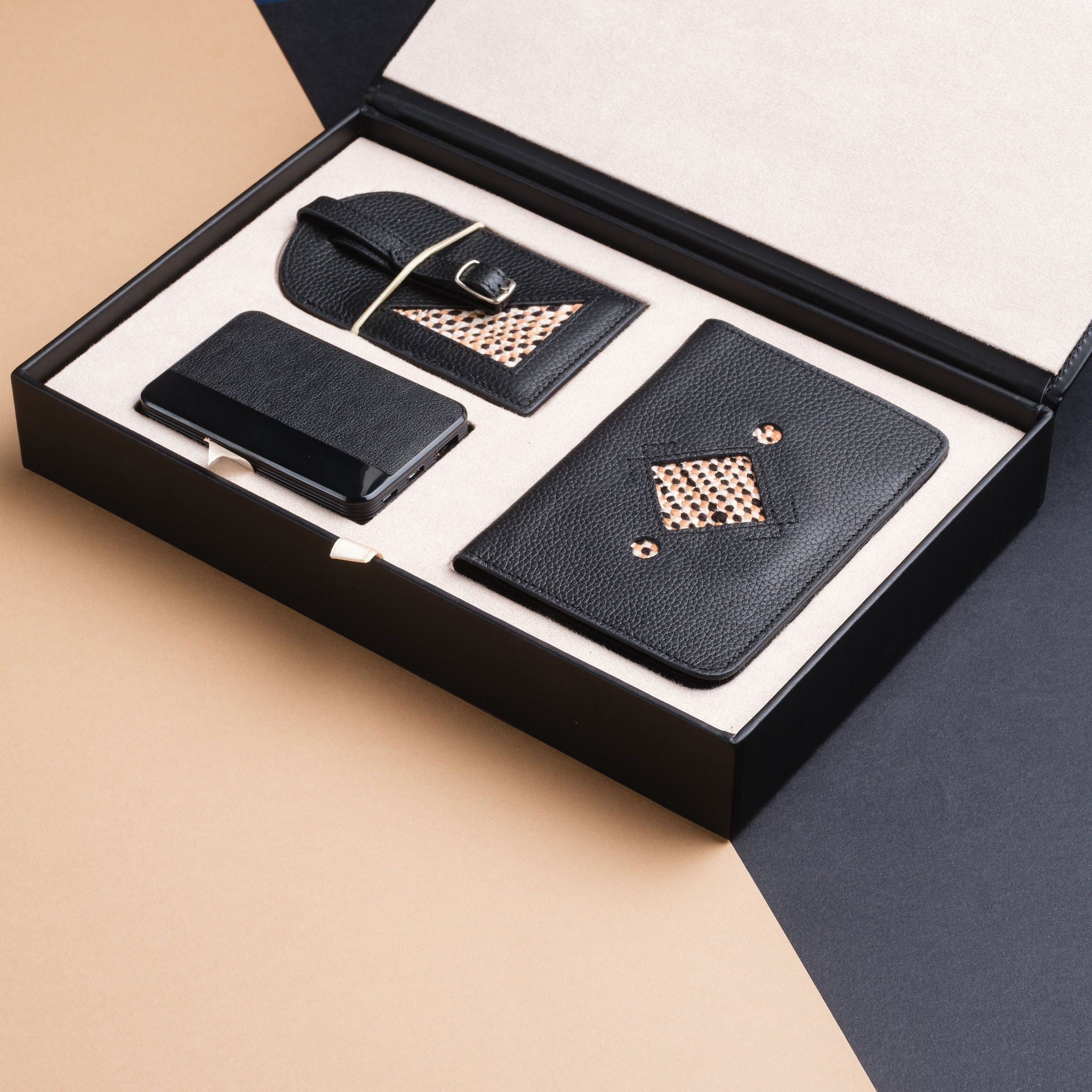 IDYR Safar I Travel Gift Set in Black | Handmade Luxury Moroccan Leather Accessories