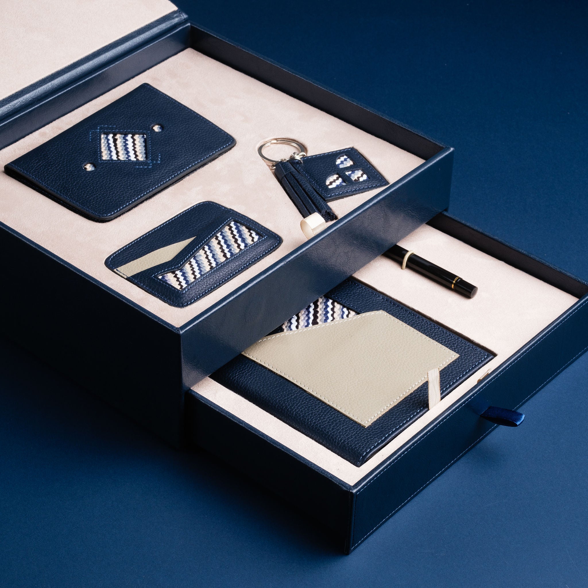 IDYR Tawant Gift Set in Blue   | Handmade Luxury Moroccan Leather Coffret