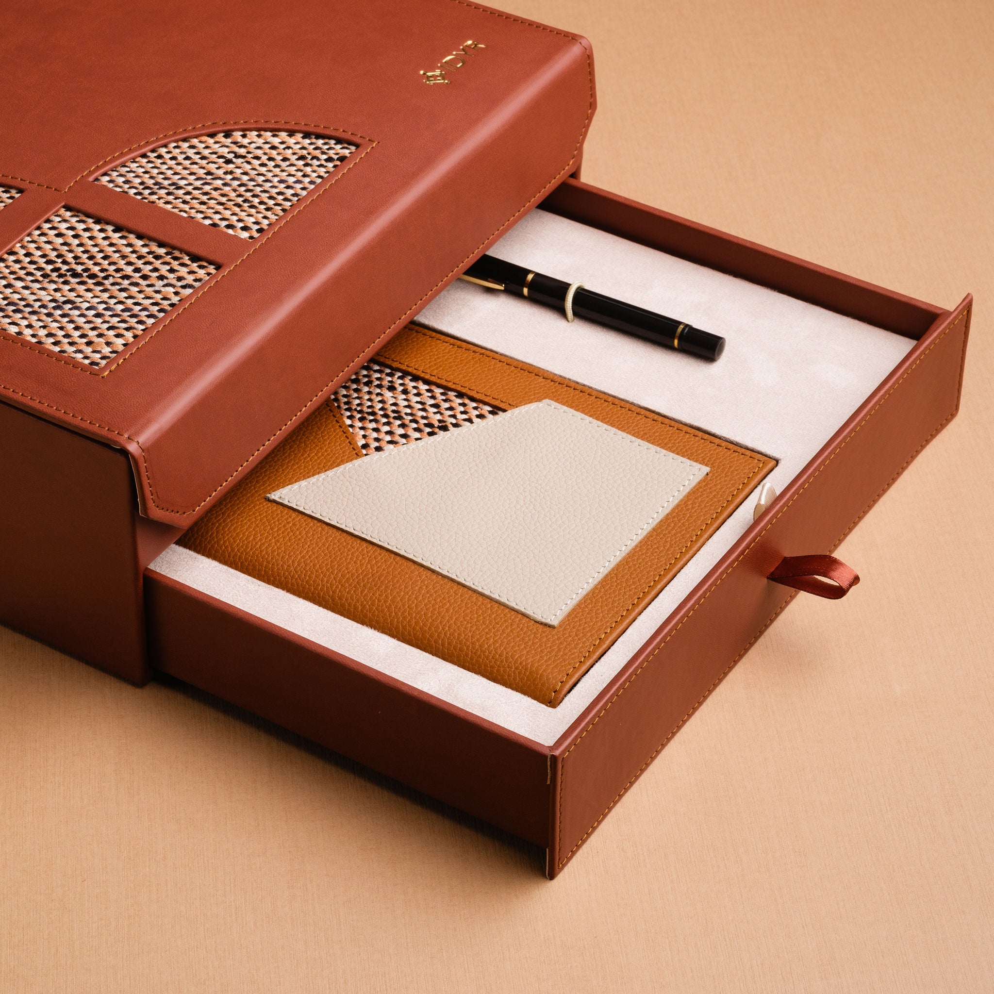 IDYR Tawant Gift Set in Brown  | Handmade Luxury Moroccan Leather Coffret