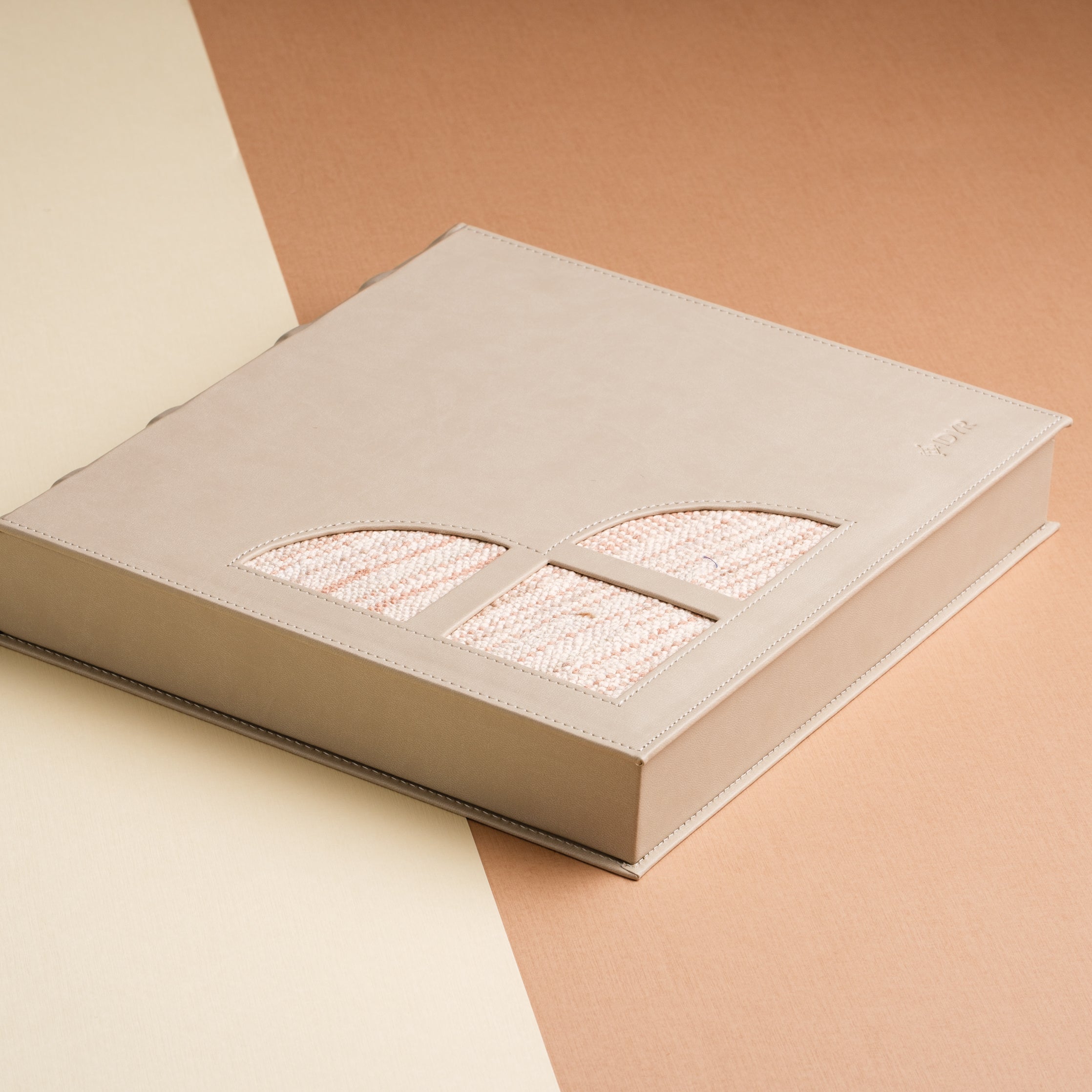 IDYR Adlis Gift Set in Beige | Handmade Moroccan Leather & Craft