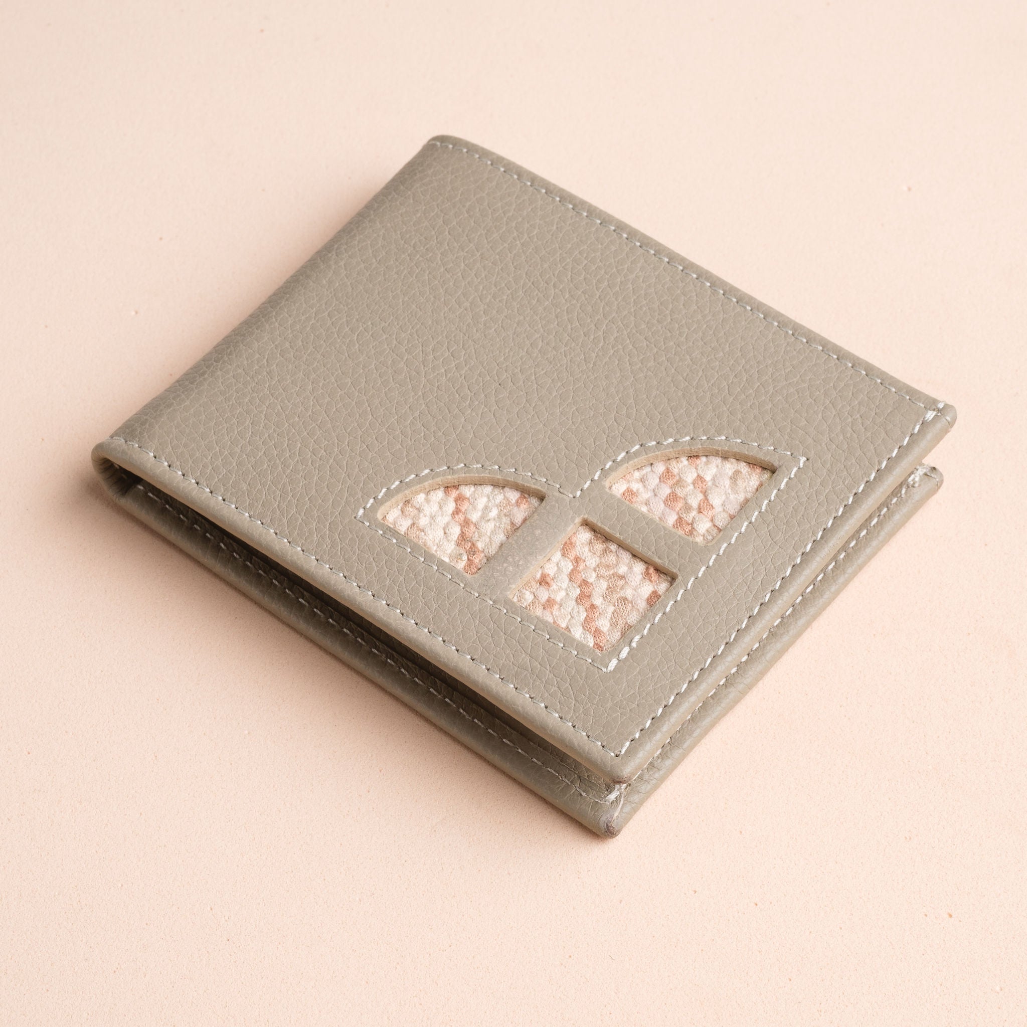 IDYR Beztam I Wallet in Beige| Handmade Moroccan Leather & Boucherouite