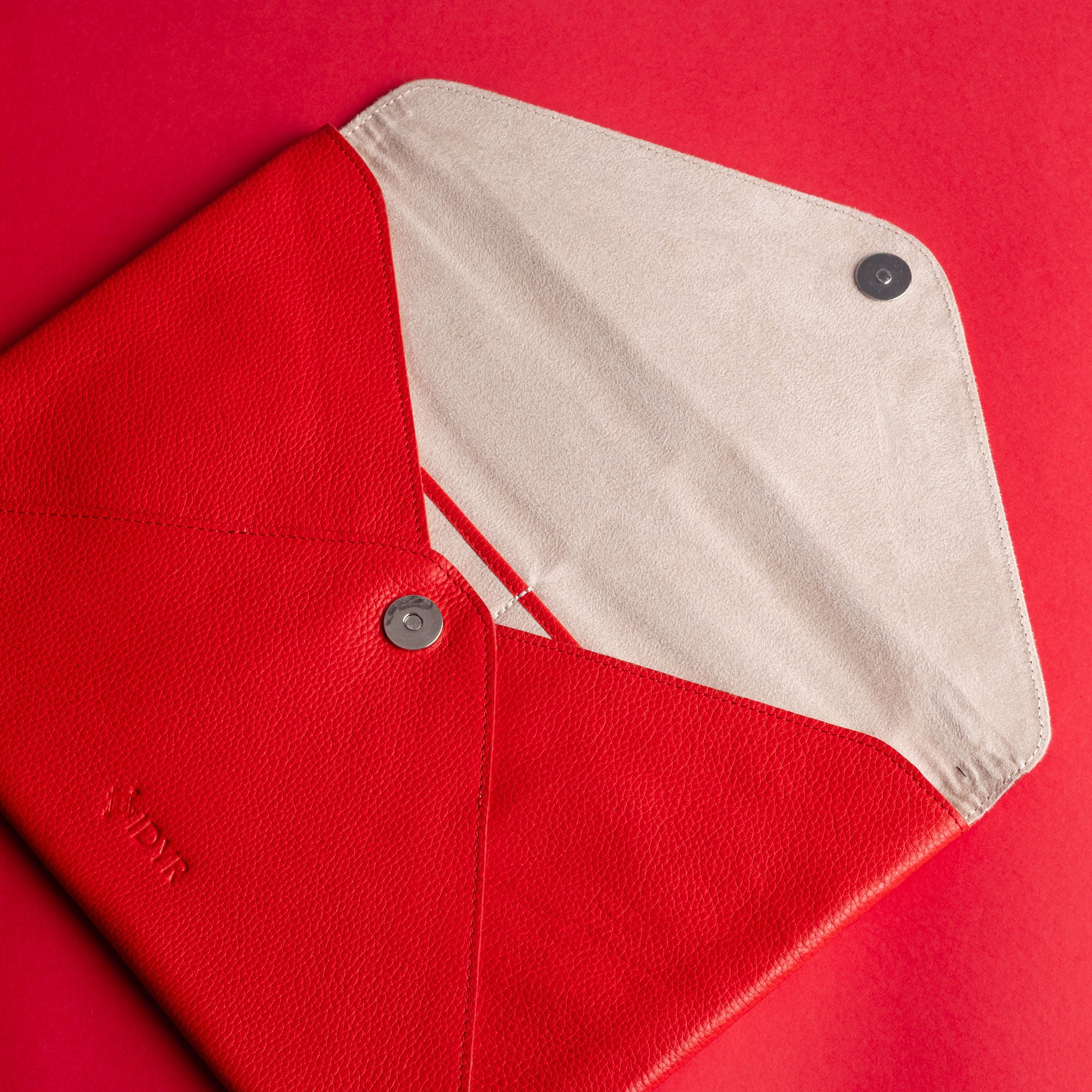 IDYR Ltam Ikhoy 10 Tablet & PC Sleeve in Red | Handmade Luxury Leather