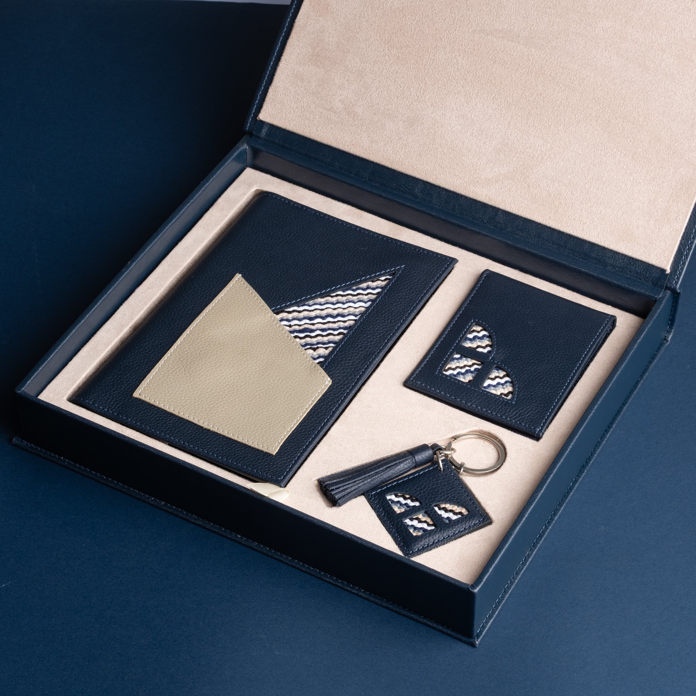 IDYR Coffret Bouquin (Notebook Gift Set) | Handmade Moroccan Leather & Sustainable Boucherouite