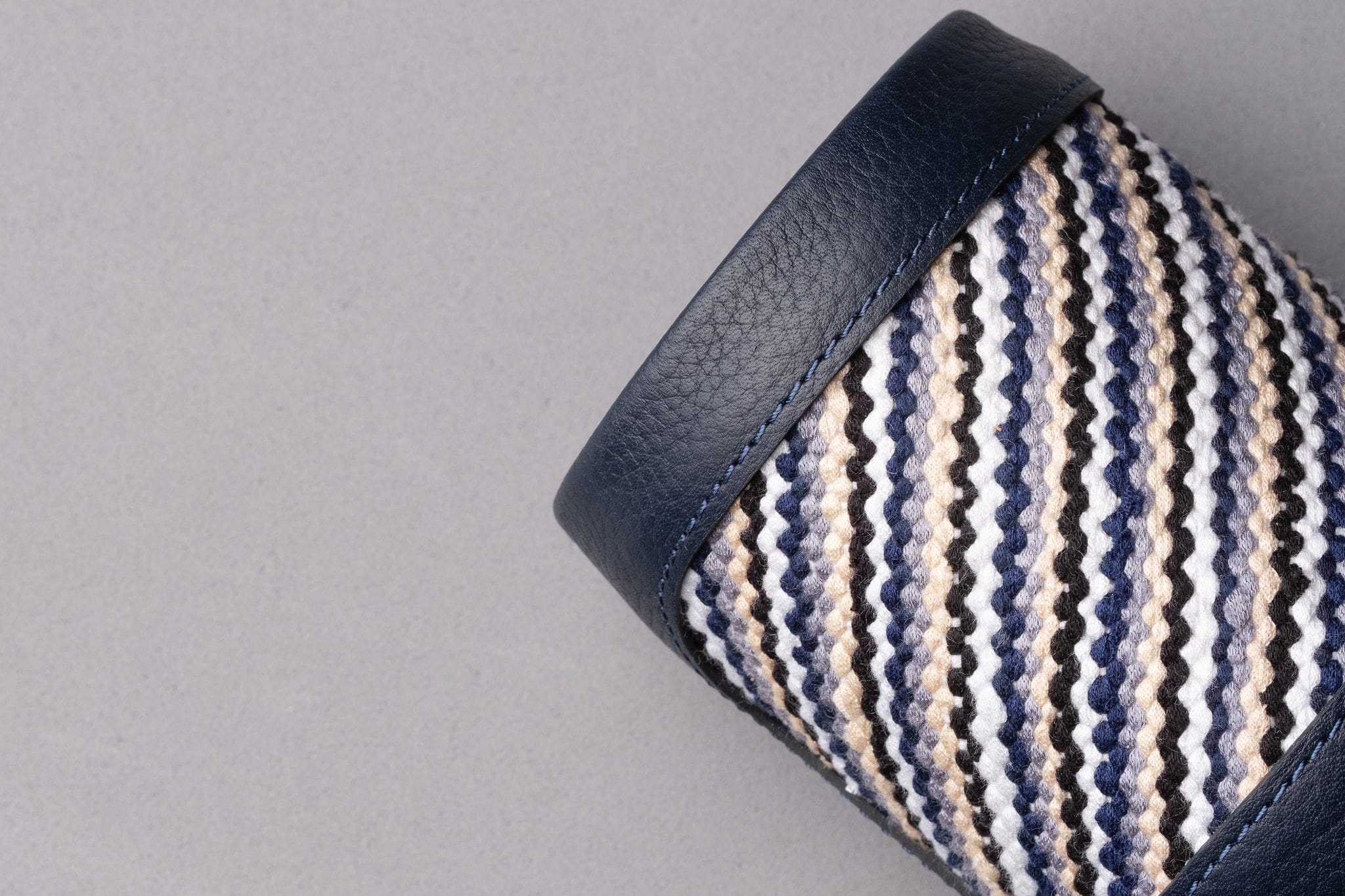 IDYR Akas Pen Holder Blue  | Handmade Handwoven Moroccan Leather Desk Accessory