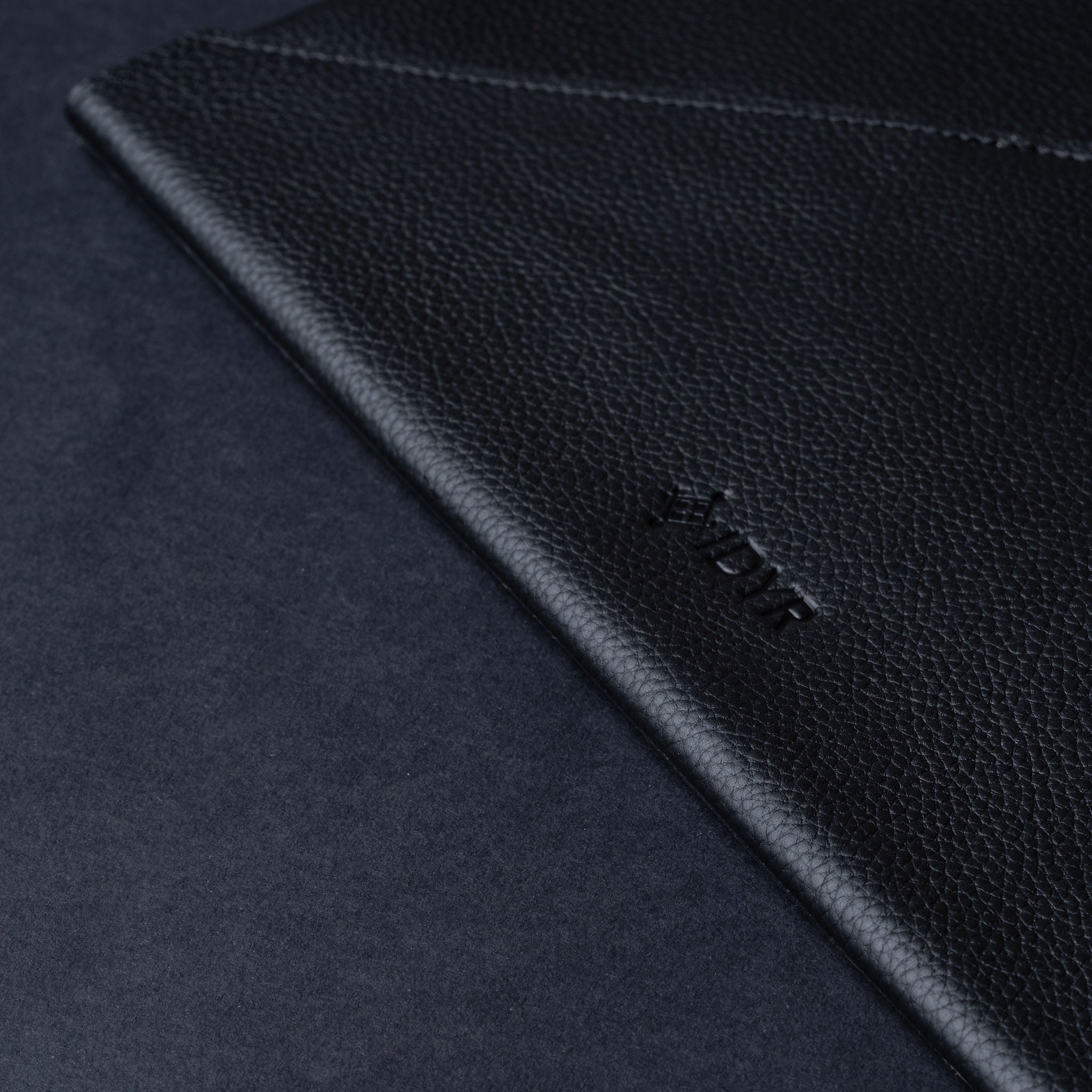 IDYR Ltam Ikhoy 10 Tablet & PC Sleeve in Black | Handmade Luxury Leather