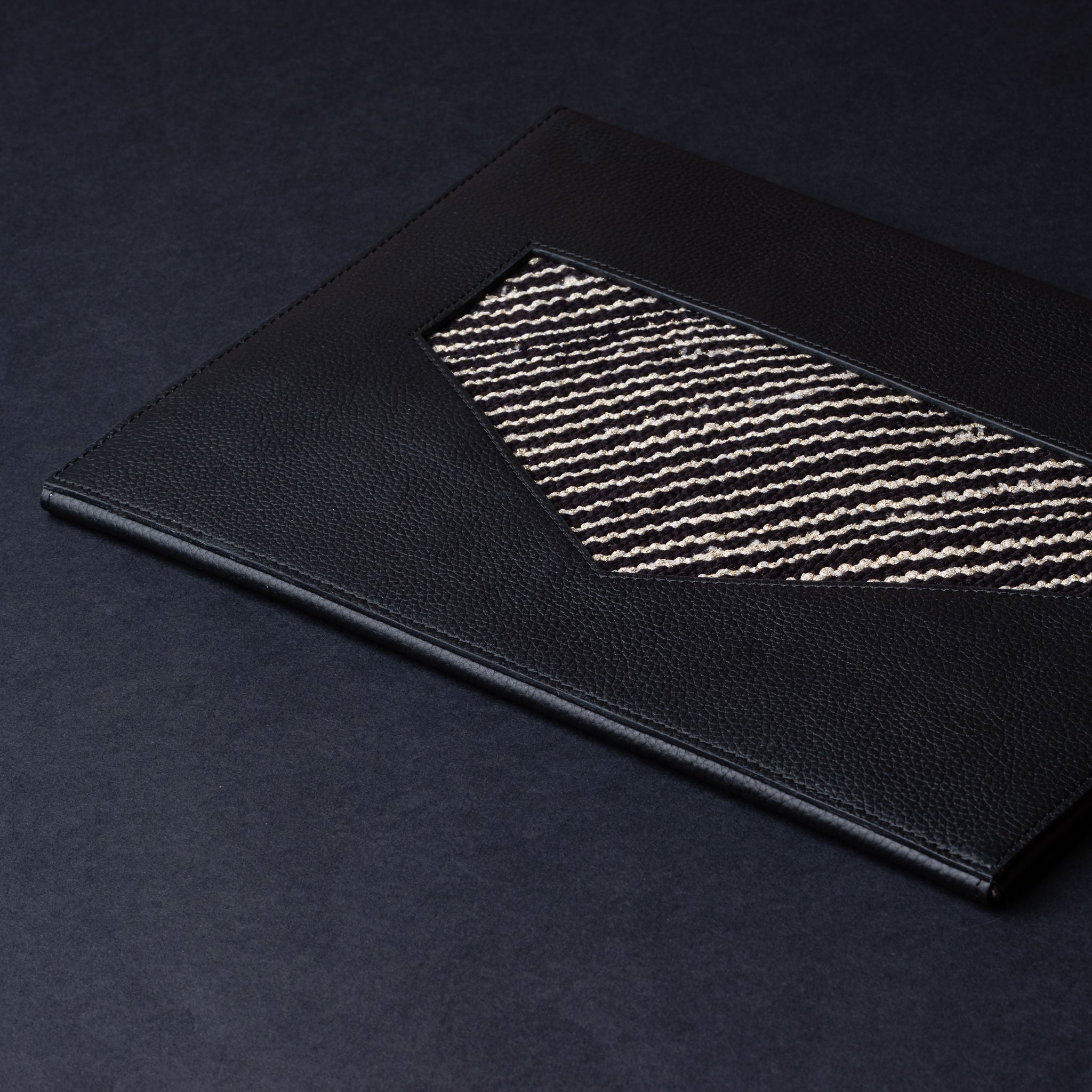 IDYR Ltam Ikhoy 10 Tablet & PC Sleeve in Black | Handmade Luxury Leather