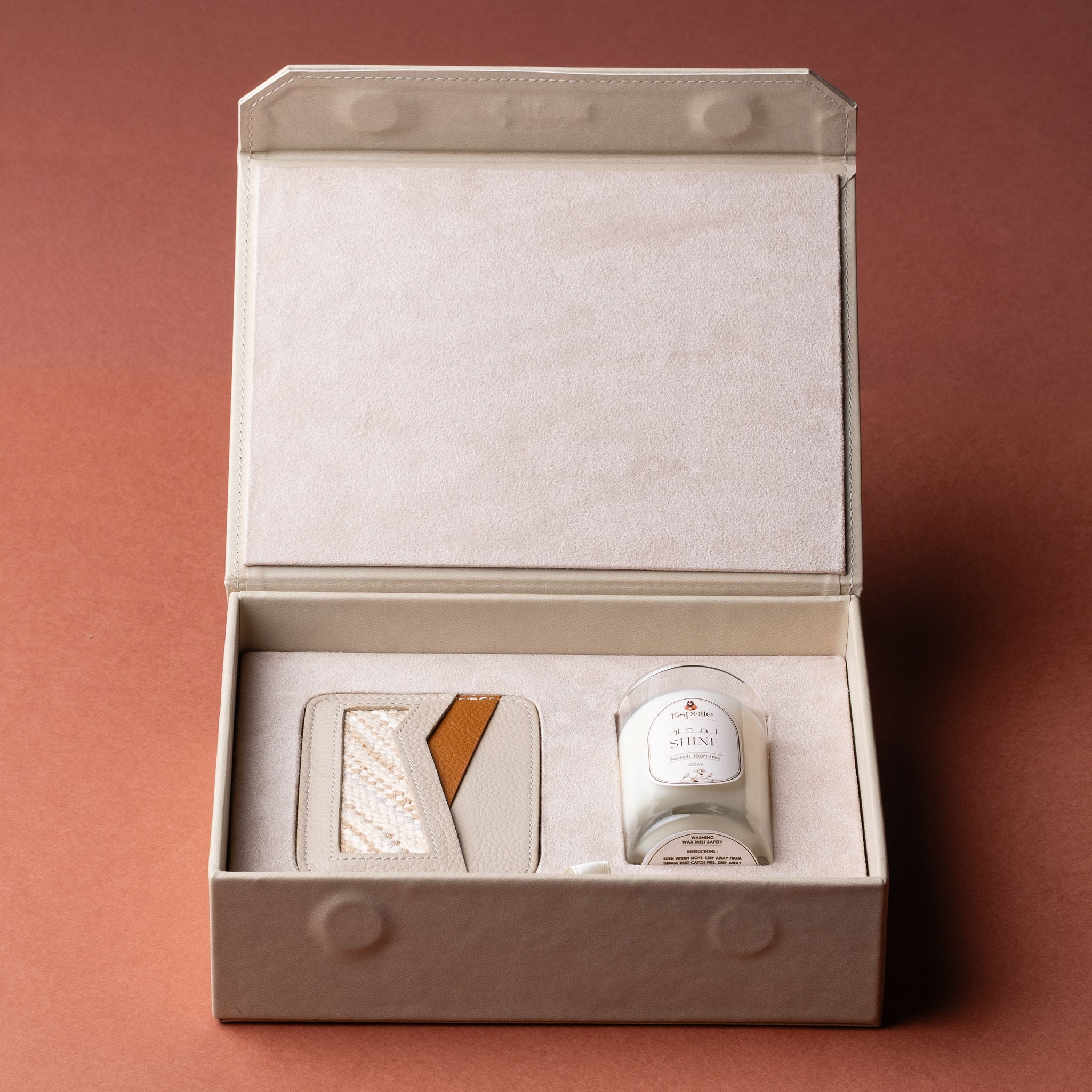 IDYR Tujjut II Luxury Gift Set | Handmade Moroccan Leather & Boucherouite