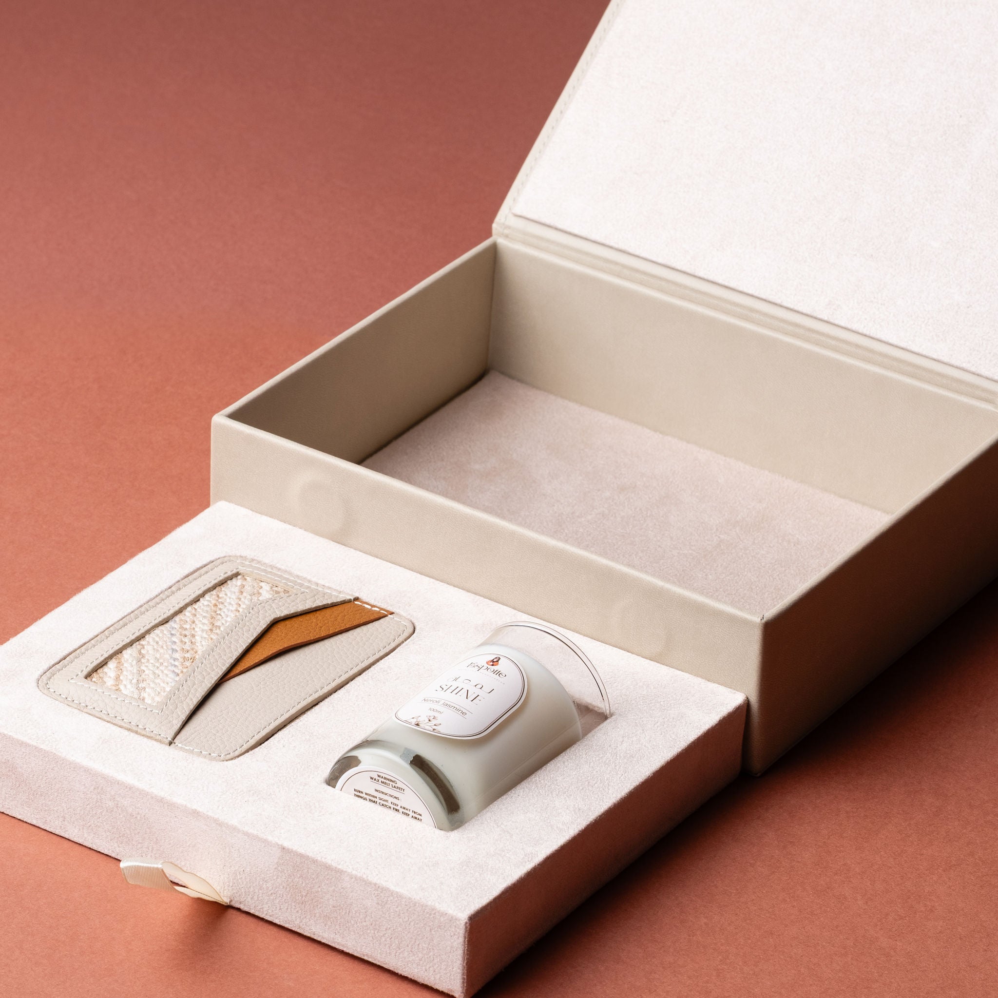 IDYR Tujjut II Luxury Gift Set | Handmade Moroccan Leather & Boucherouite