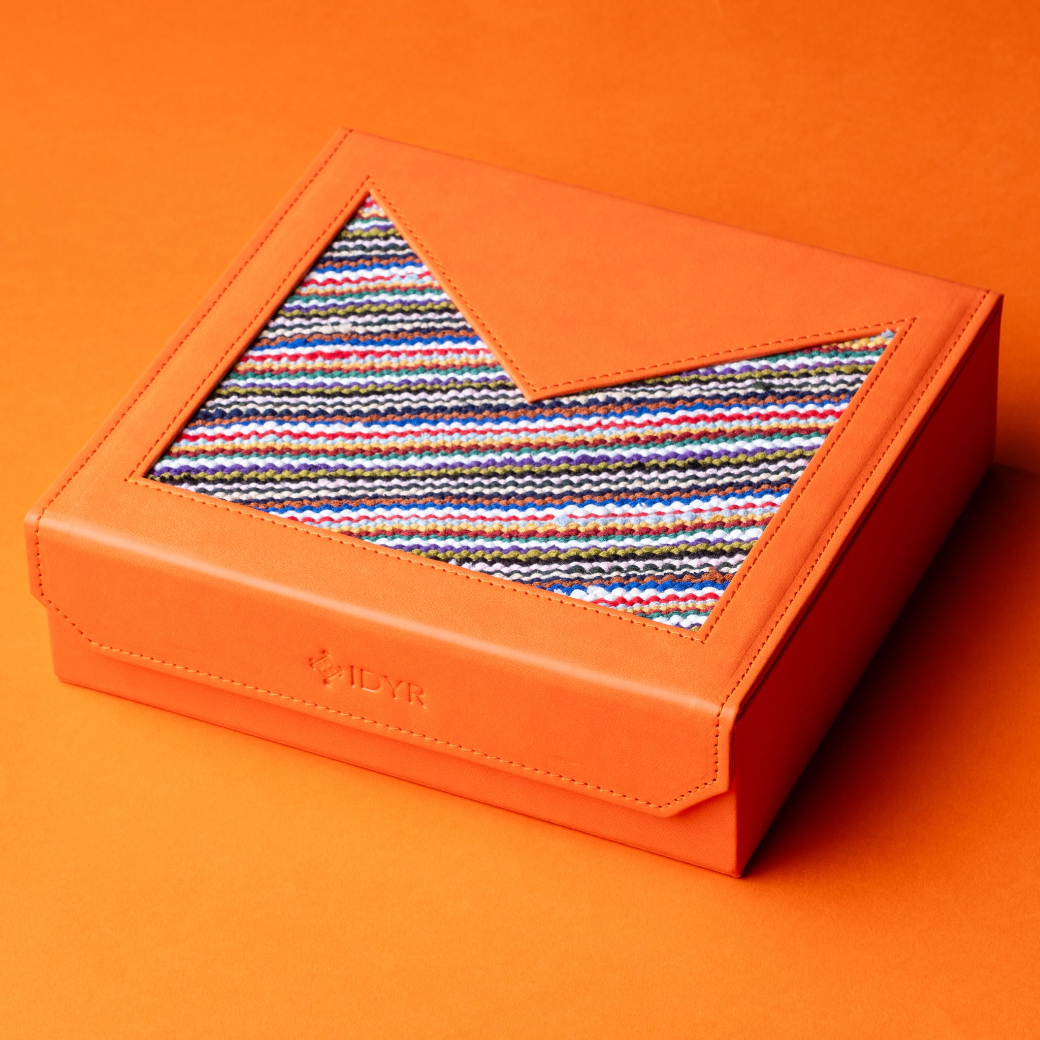 IDYR Tujjut I Luxury Gift Set | Handmade Moroccan Leather & Boucherouite