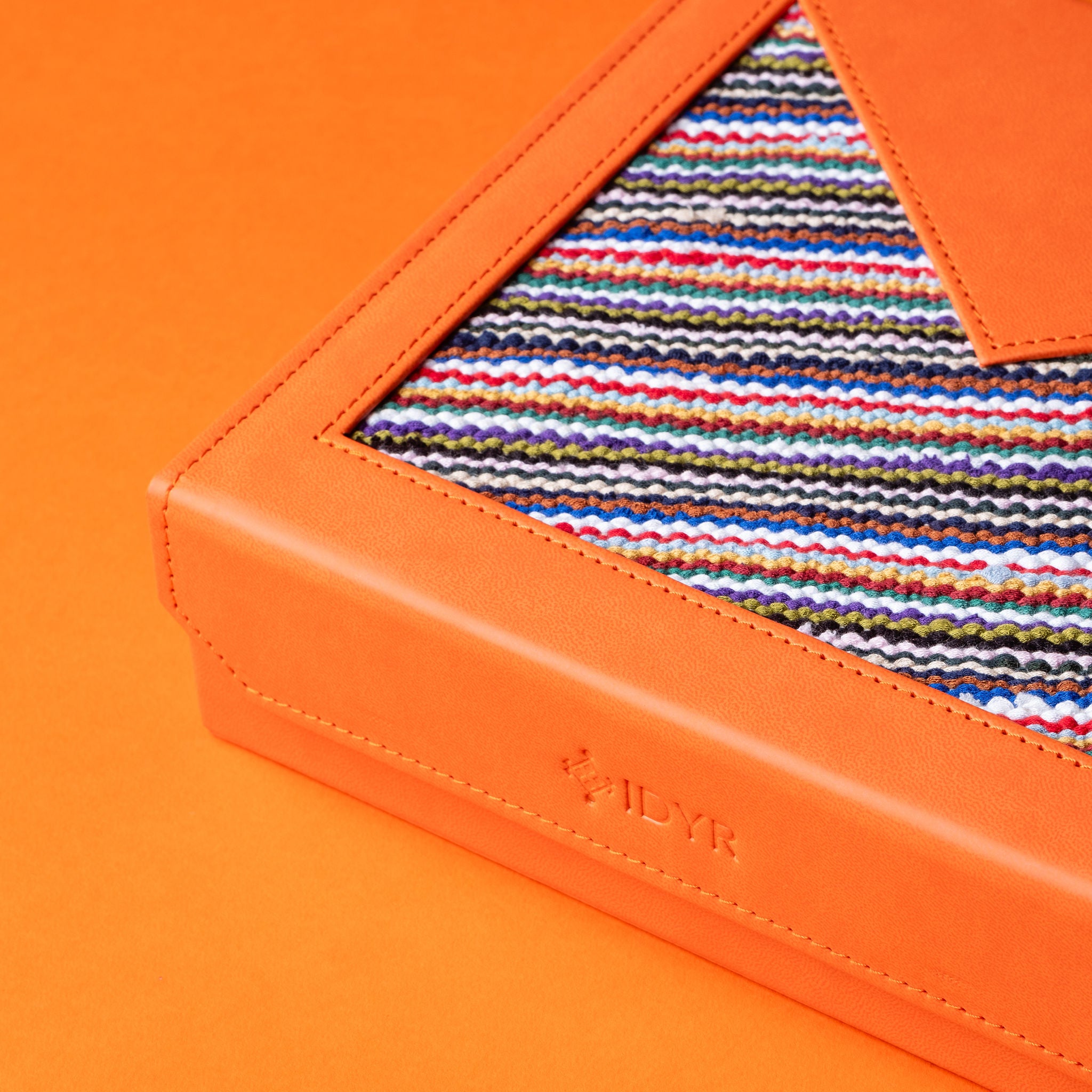 IDYR Tujjut I Luxury Gift Set | Handmade Moroccan Leather & Boucherouite