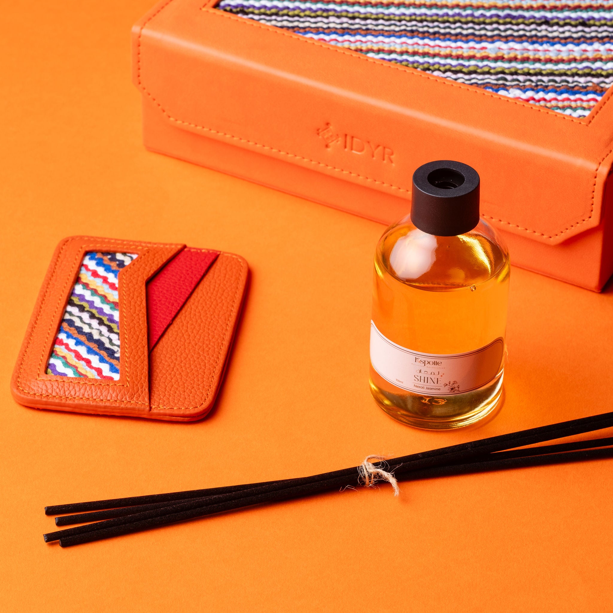IDYR Tujjut I Luxury Gift Set | Handmade Moroccan Leather & Boucherouite